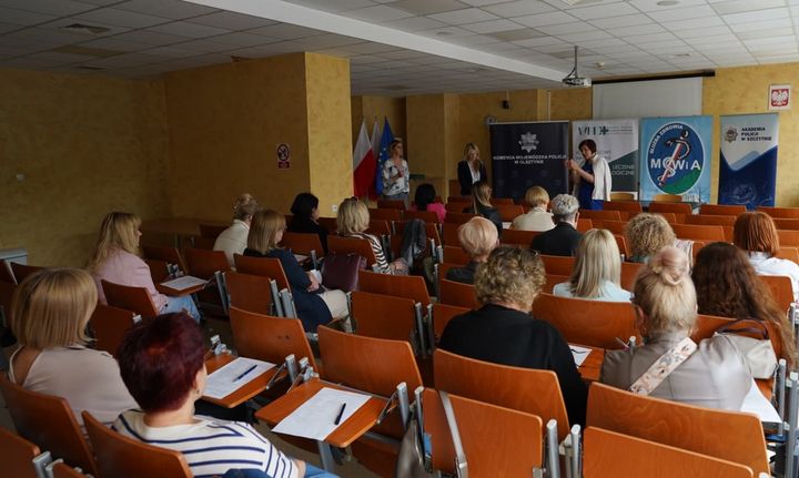"Granatowy Poniedziałek" sala wykładowa