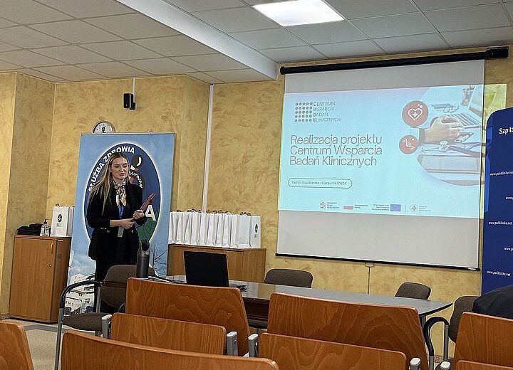 Kamila Rakoczy podczas prezentacji projektu